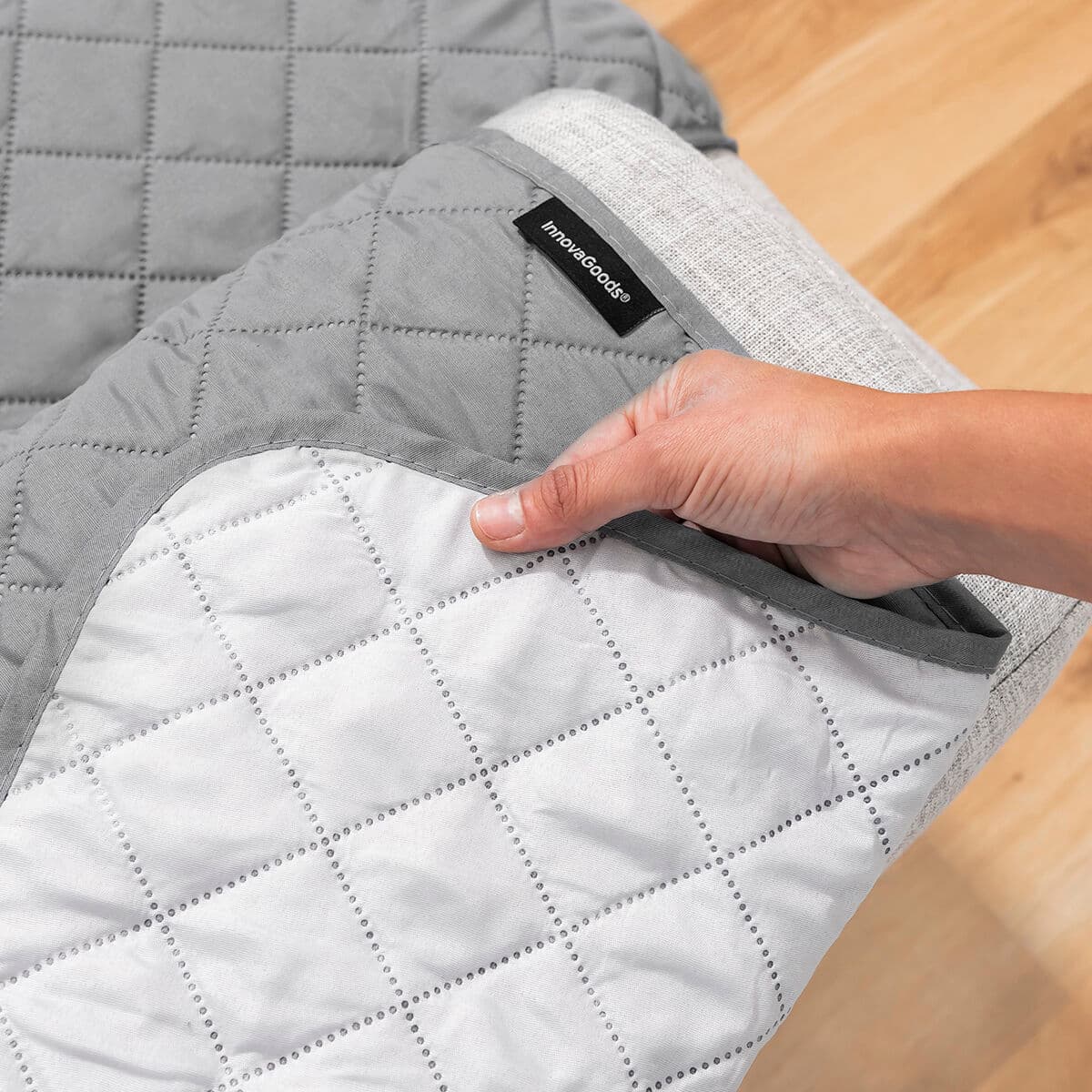 Reversible Protective Cover for 3 seater Sofa SoFree InnovaGoods